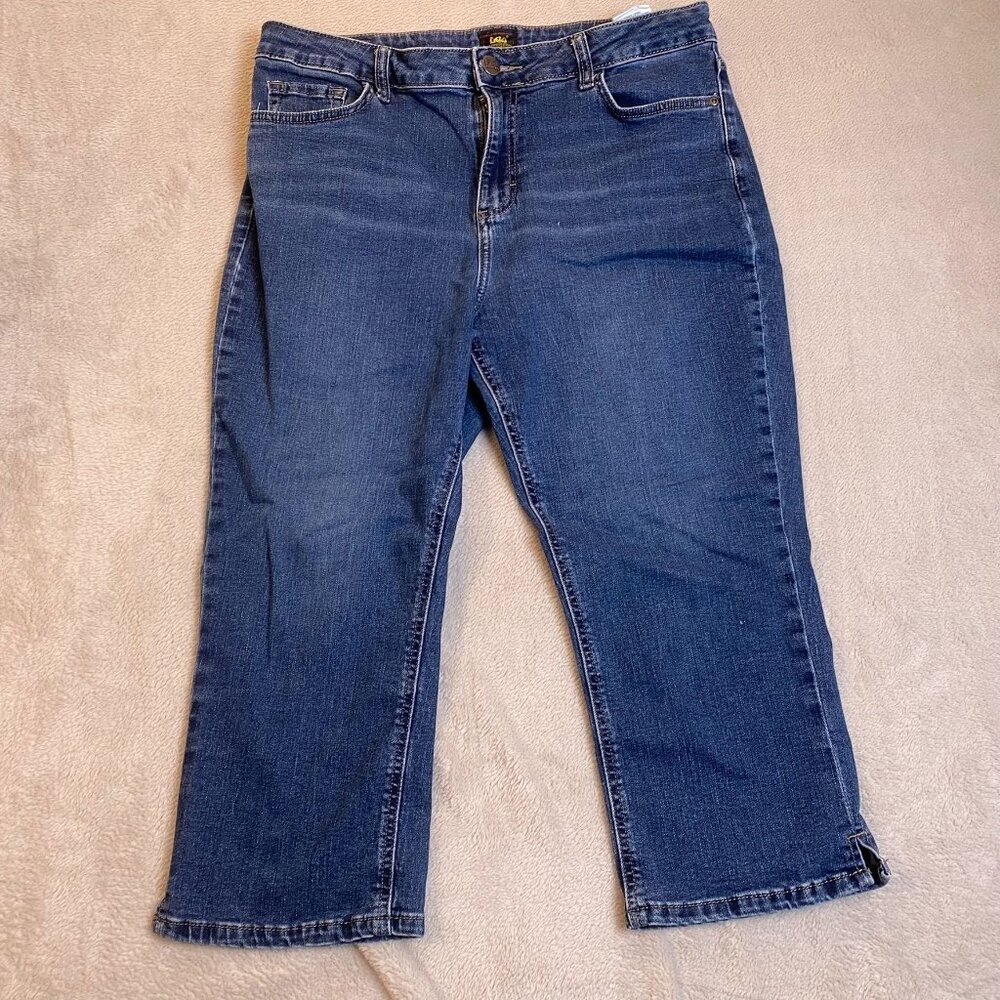 Lee Womens Capri Jeans Size 14 Medium Blue Denim Straight Cropped Stretch Casual - Picture 16 of 16